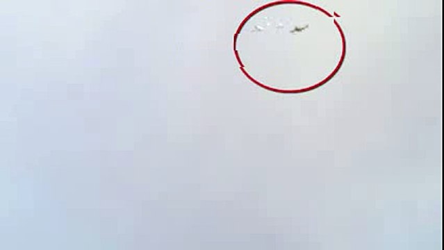 Lightning strikes an British Airways plane en route to London in unreal footage