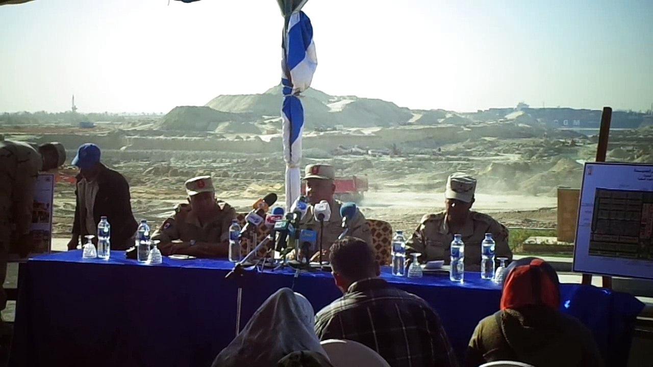 مؤتمر صحفى للواء كامل الوزير  المشرف على حفر قناة السويس الجديدة بالقطاع الاوسط ديسمبر2014