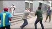 Presuntos chavistas atacan a pedradas y golpes al líder de la oposición venezolana _