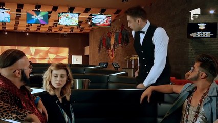 Ai carte, n-ai parte de liniște. Roby Roberto și Daniela ajung într-o... librărie!