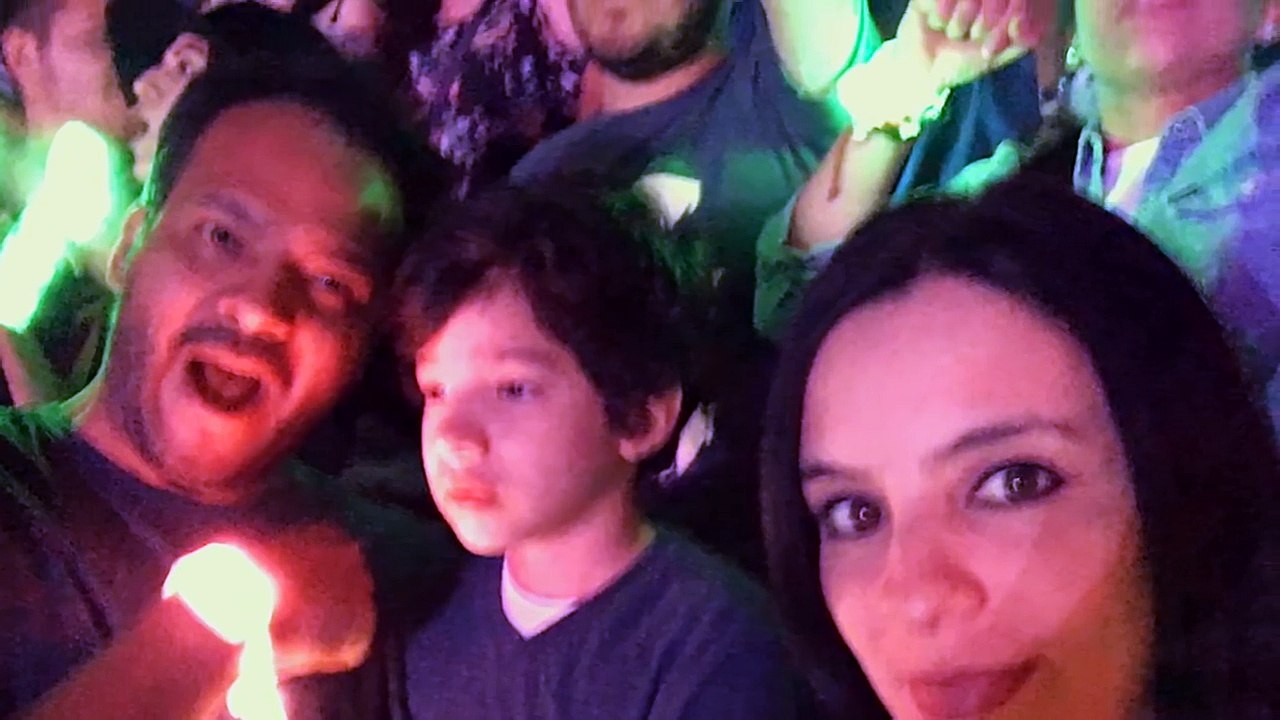 La vidéo de ce papa et de son fils autiste pendant un concert de Coldplay est en train d'émouvoir toute la toile !