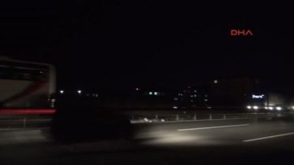 Kocaeli Otoyolda Yanan Otomobil Ulaşımı Aksattı