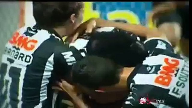 the moment when Ronaldinho scored an amazing goal and dedicated it to his father ...