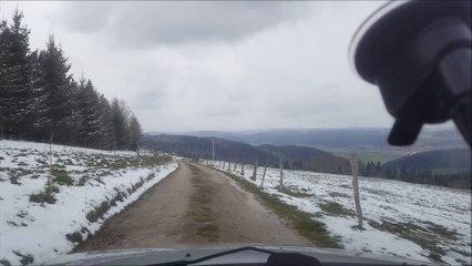 Une petite route dans le Haut-Doubs...