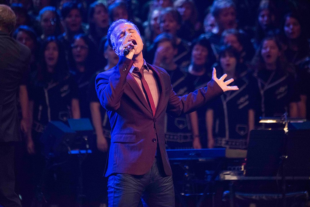 Bruno Pelletier ~ Le Blues Du Businessman (Live Tous En Choeur, On Chante Plamondon)