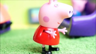 Pig George da Família Peppa Pig Está Apaixonado pela Polly!! Em Português DisneyKidsToy