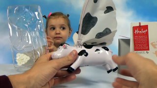 Летающая корова распаковка игрушки цепляем к потолку Flying cow unboxing toy and play