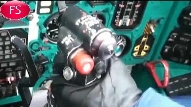 Российский Су-27 сделал бочку над американским самолетом