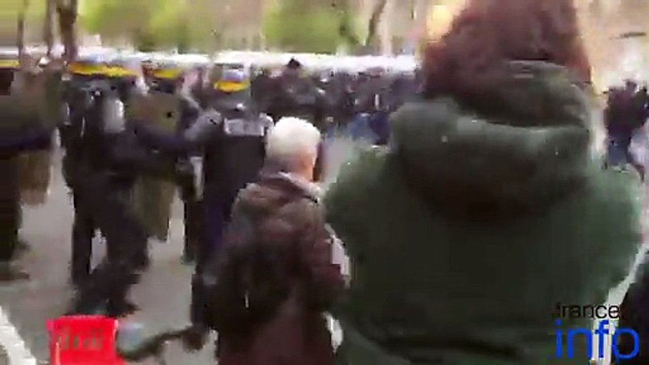 VIDEO. Manifestation contre la loi travail un CRS donne un c