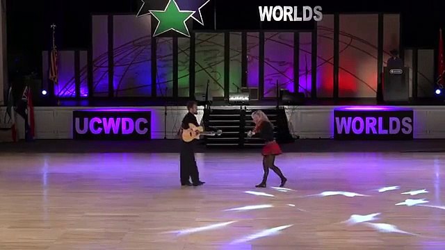 Questi 12 fratelli e sorelle iniziano a ballare: ma aspettate che prendano gli strumenti musicali...