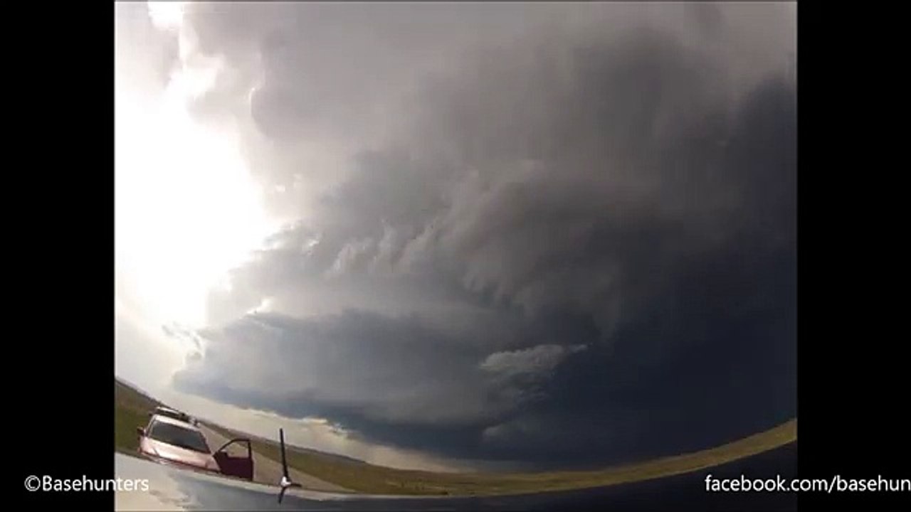 WATCH: Incredible Footage of A Supercell Thunderstorm