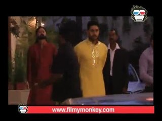 VIDEO: Aishwarya as a perfect hostess welcomes B-Town celebs for Big B's Diwali party