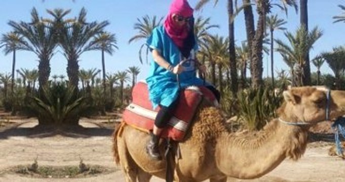 Saba Tümer Fas'ta Deve Keyfi Yaptı