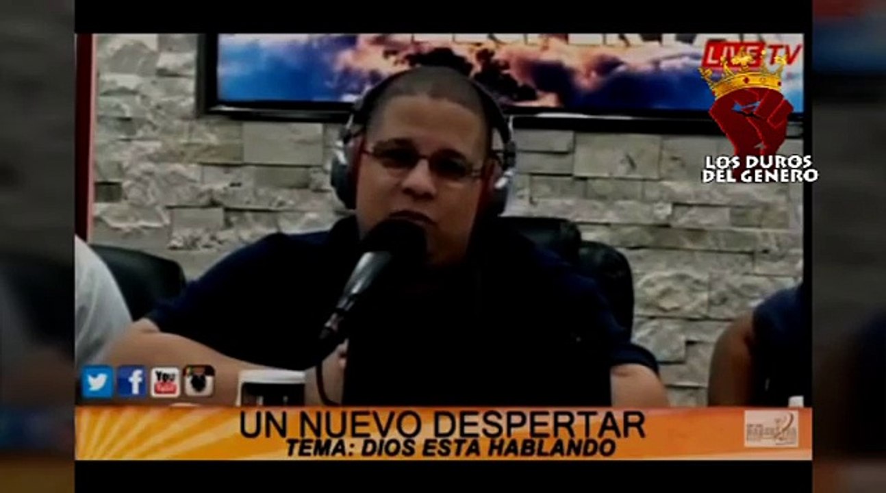 Cosculluela sorprende a Hector en su programa