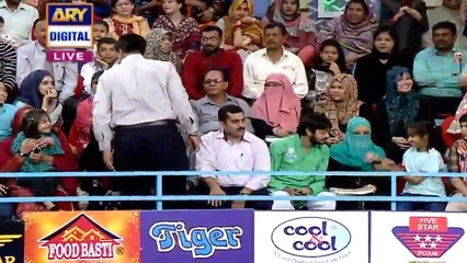 A interesting contest of eating water melon