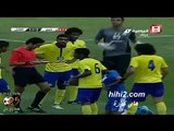 لاعب الهلال يعتدى على الحكم عقب طرده امام النصر فى دورى الشباب