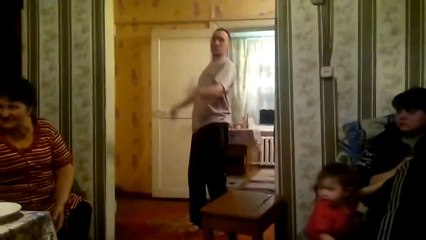 Отец семейства опозорился перед всей семьёй