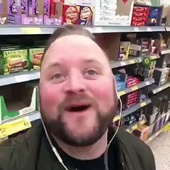 Hilarious Earphone Moment You Have to See 🎧