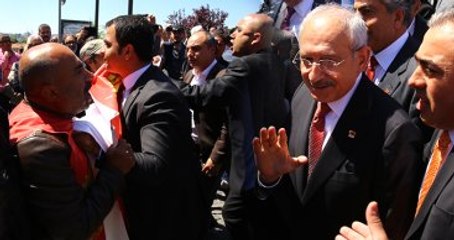 CHP'li Belediyenin İşten Attığı İşçiler Yolunu Kesti! Kılıçdaroğlu'na Protesto Şoku