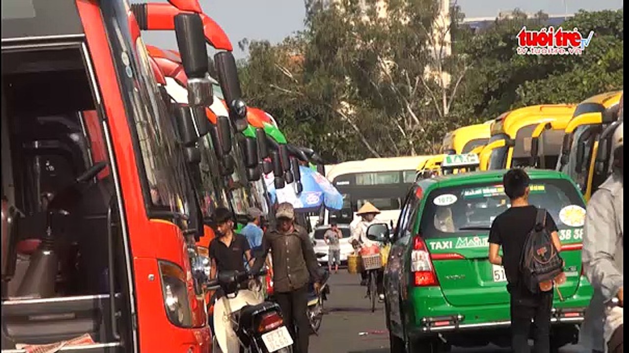 Bến xe yêu cầu mạnh tay xử lí “xe dù, bến cóc”