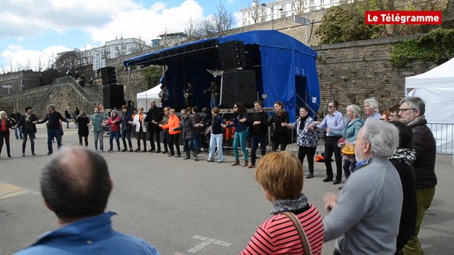 Brest. La grande foule pour le printemps des sonneurs