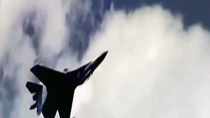 РОССИЙСКИЙ СУ-27 СДЕЛАЛ «БОЧКУ» ВОКРУГ АМЕРИКАНСКОГО САМОЛЕТА-РАЗВЕДЧИКА