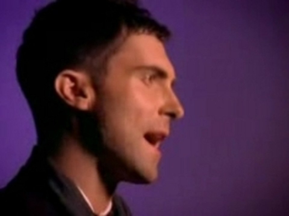 Maroon_5_-_Makes_Me_Wonder