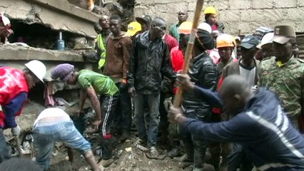 Tải video: Al menos 10 muertos tras derrumbe de edificio en Kenia