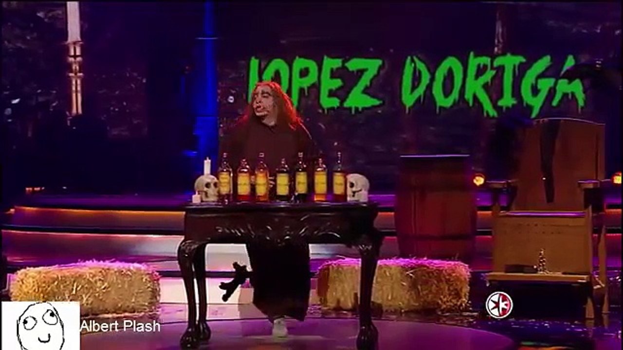 Axel Mares imitando al Lonje Moco en Parodiando noches de Traje Rutina de comedia