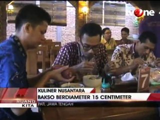 Menikmati Bakso Jumbo Klopo Gading di Pati