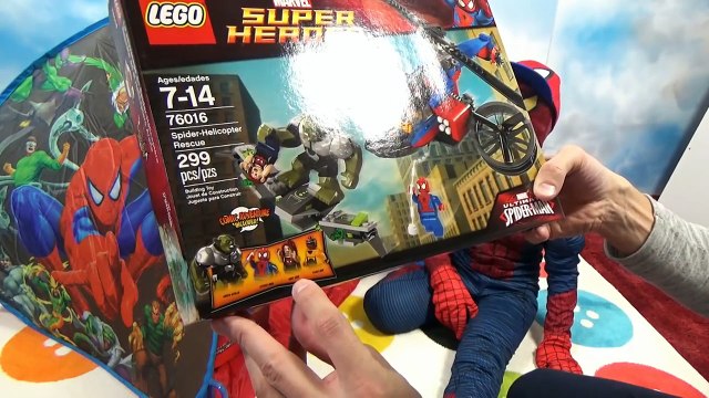 Макс Человек - Паук стреляет паутиной и открывает много игрушек в палатке Spider-Men a lot of toys