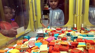Германия #8 Лего центр и много конфет и игрушки в ToysRus и МакДональдс VLOG Legoland new Toys R us