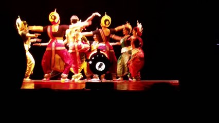 Dona Ganguly Group Odissi (3-6)