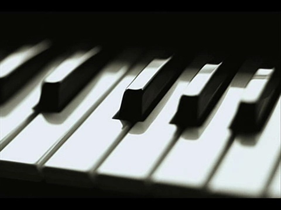 MAROON 5 - MOVES LIKE JAGGER CON PIANO MAÑA´S.
