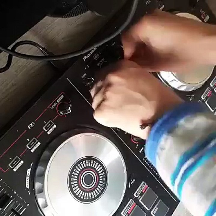 Mike Raverz Italian Mix #20 (as streamed live on Facebook) [Mixed with Pioneer DDJ-SB2]