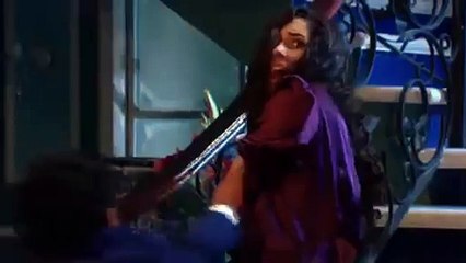 Suele pasar... Forcejeo, arma y ¡PUM! "El color de la pasión"