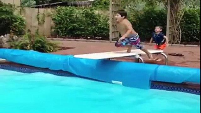 Les plus beaux plongeons ratés - Compilation de fail