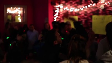 El Pulso | Piscina de pelotas en bar para adultos y más | [-T-e-l-e-m-u-n-d-o-]