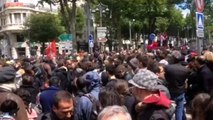 1er mai : face-à-face entre manifestants et forces de l'ordre devant le commissariat de Noailles à Marseille