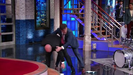 Stephen Appelle Bruce Willis Un Menteur. ERREUR