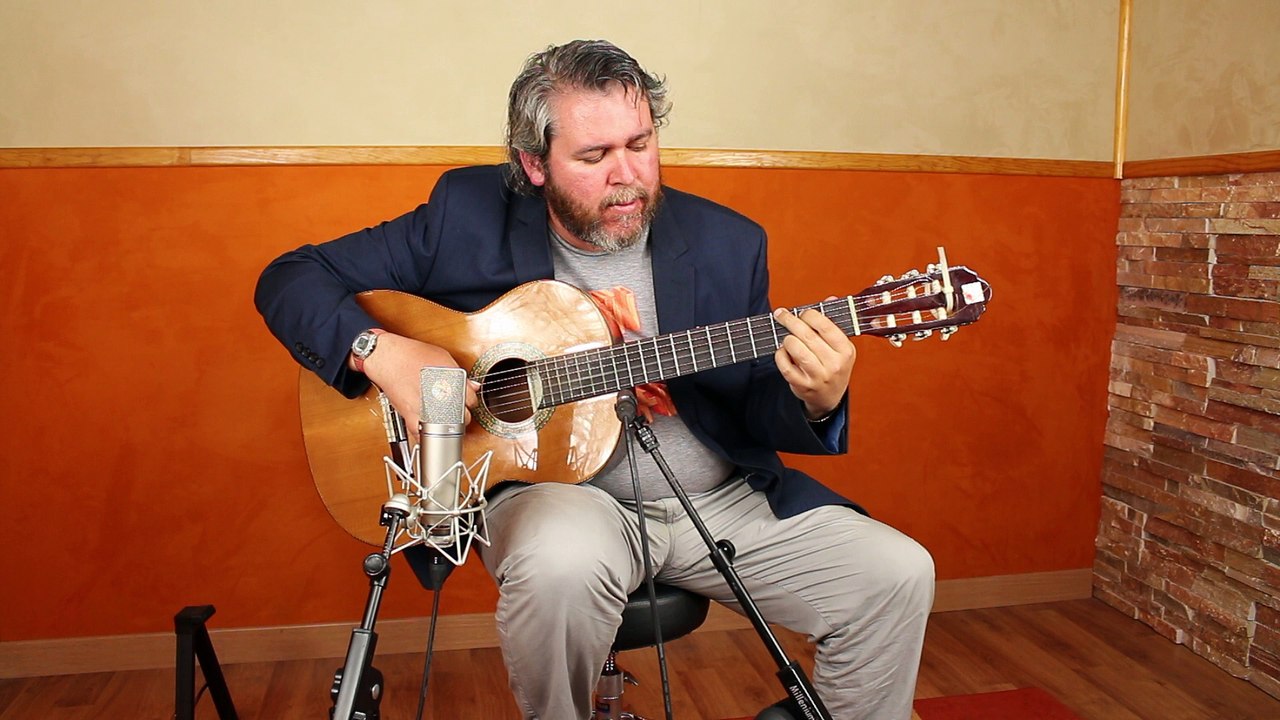 guitarra clasica interpreta guitarrista ecuatoriano desde españa 10