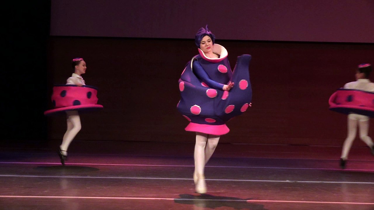 Taniec filiżanek-Studio Baletowe Laili Arifuliny