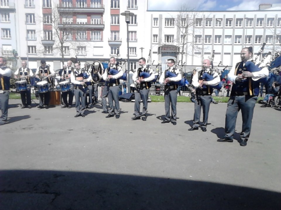 Printemps des sonneurs Bagad de Kemper~1