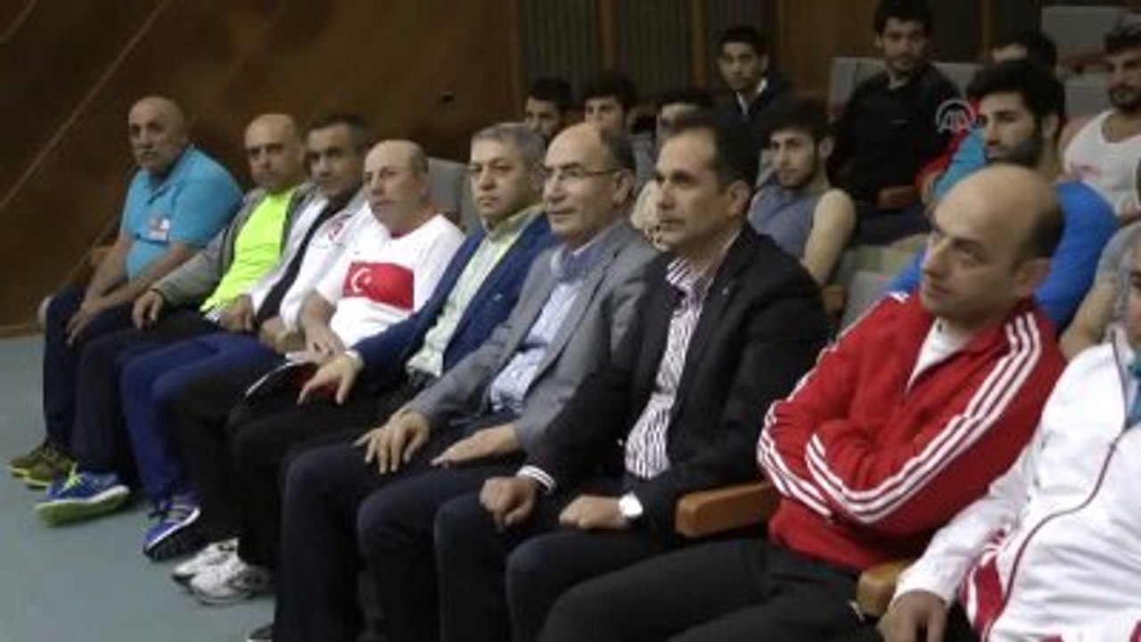 Boks Milli Takımı'nın Ayvalık Kampı Başladı
