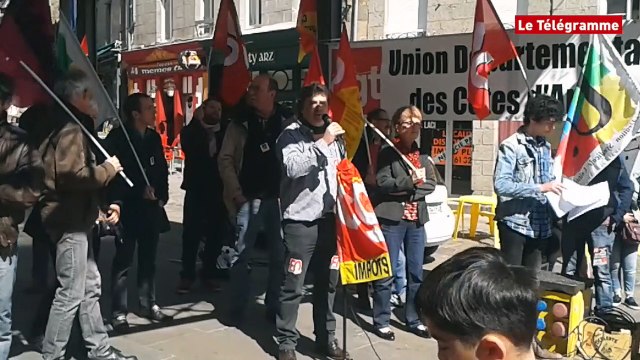 Saint-Brieuc. 400 personnes au rassemblement du 1er mai