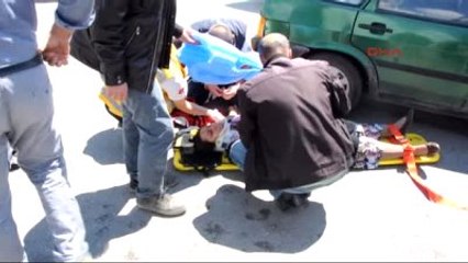 Sivas Ambulansa Yol Verme Kazası: 4 Yaralı