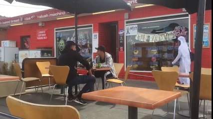 What is in side this bag every body going faraway form it.