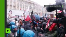 De violents heurts ont éclaté entre la police et des manifestants à Turin lors du déflié du 1er mai