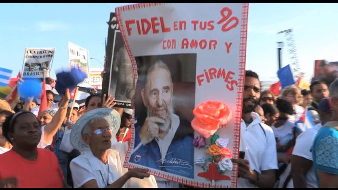 Sin reivindicaciones laborales y con ambiente festivo Cuba celebra el Primero de Mayo