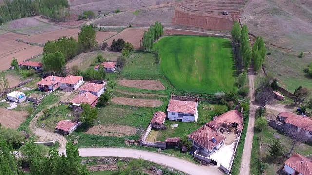 23/04/2016 Değirmendere Köyü içinden-1 kısa çekim. Hazırlayan: Mutlu Günduğan